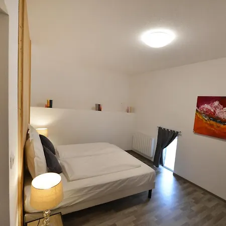 Gîte au château fleuri Eguisheim Quarto foto
